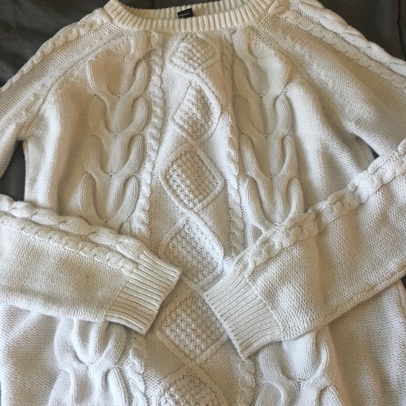 White Forever 21 Sweater - Picture 2 of 4